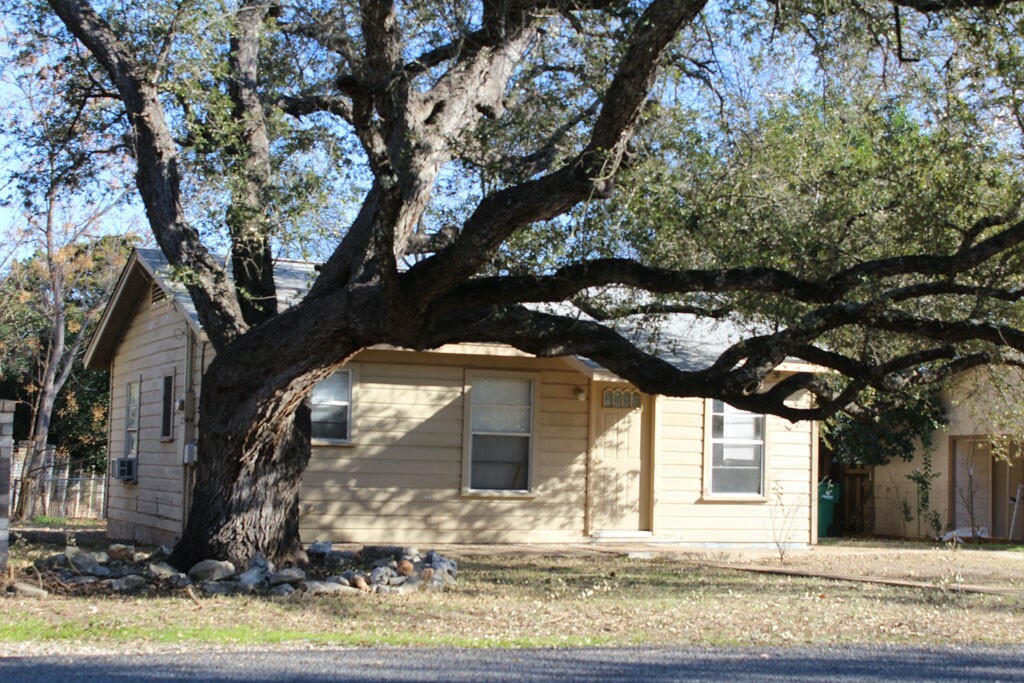Property Photo:  10905 3rd Street  TX 78645 