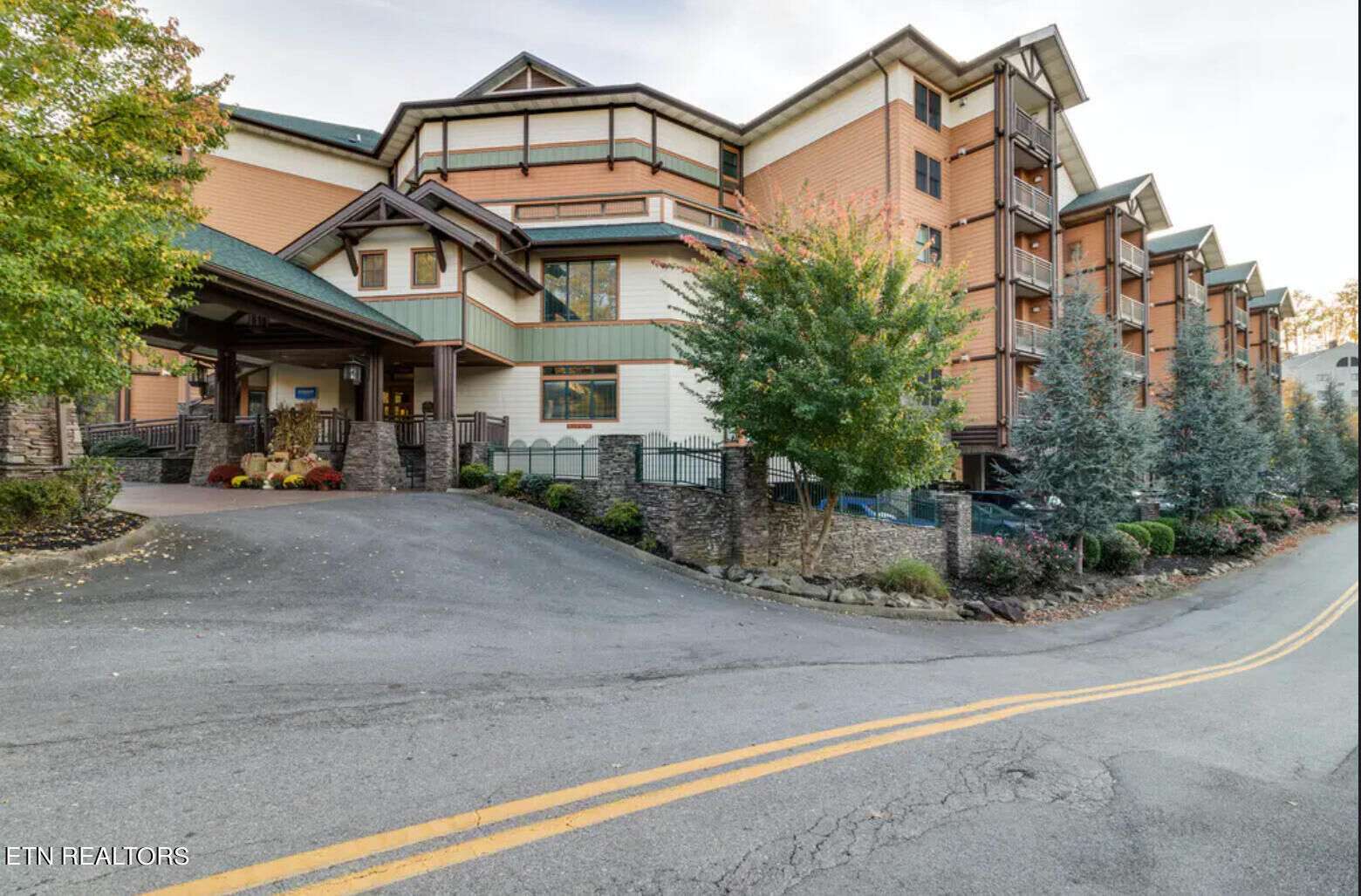 Property Photo: 215 Woliss Ln Unit 209 TN 37738