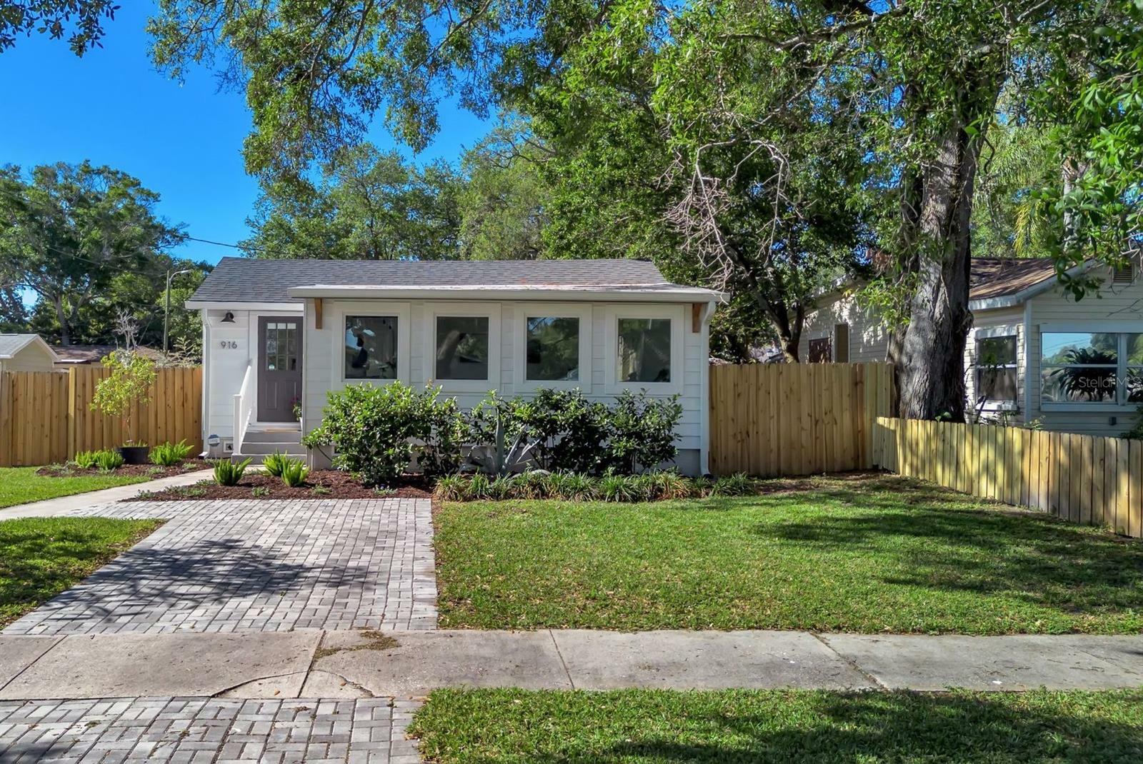 Property Photo:  916 47th Avenue N  FL 33703 