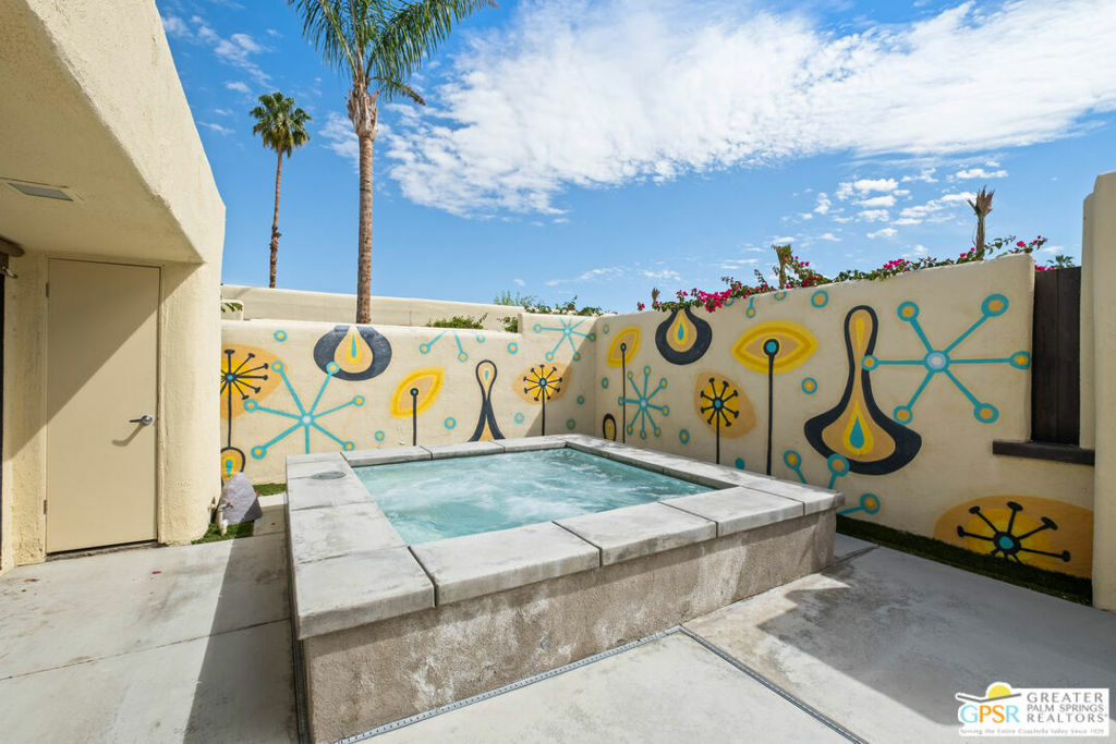 415 N Hermosa Drive  Palm Springs CA 92262 photo