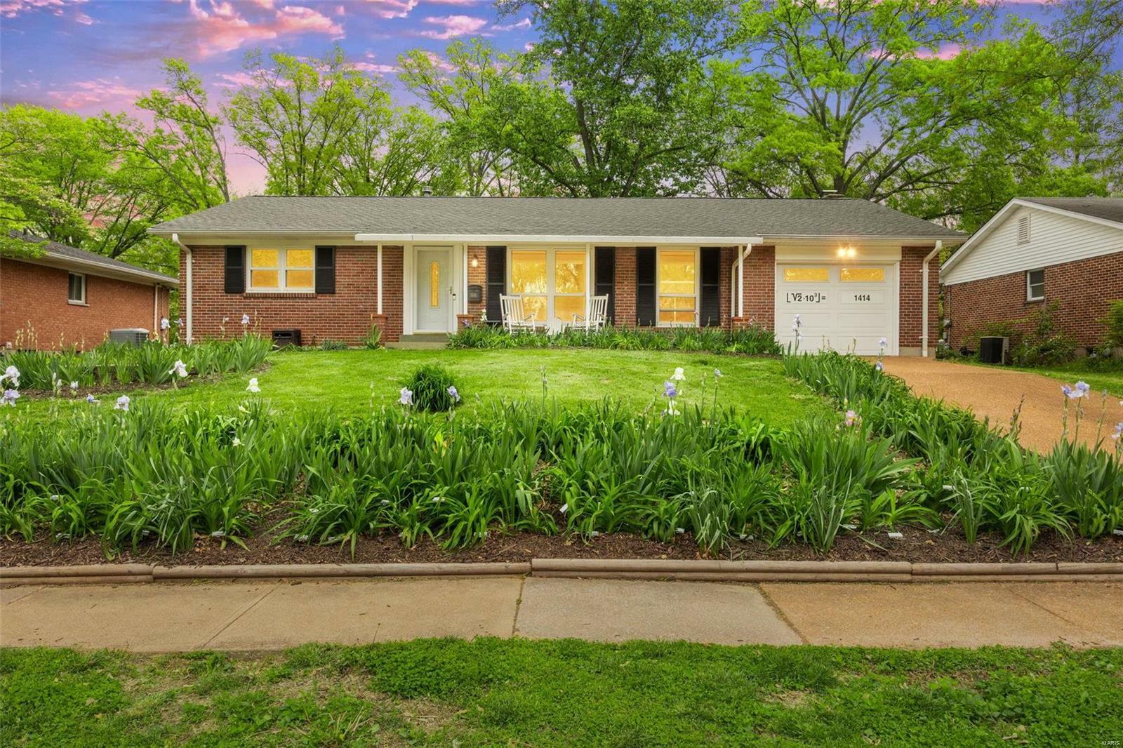 Property Photo:  1414 Ruth Drive  MO 63122 