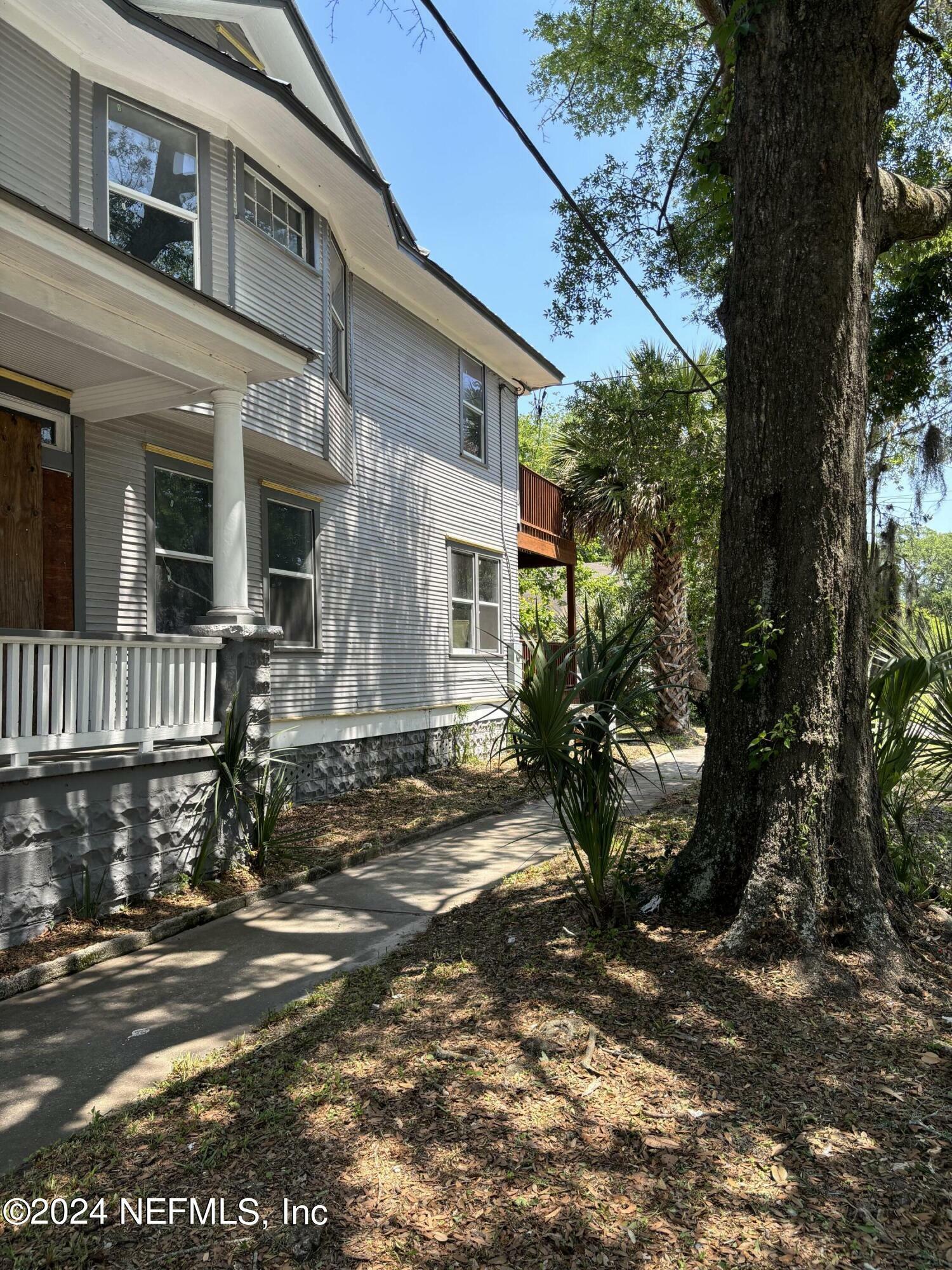 Property Photo:  2805 Hubbard Street  FL 32206 