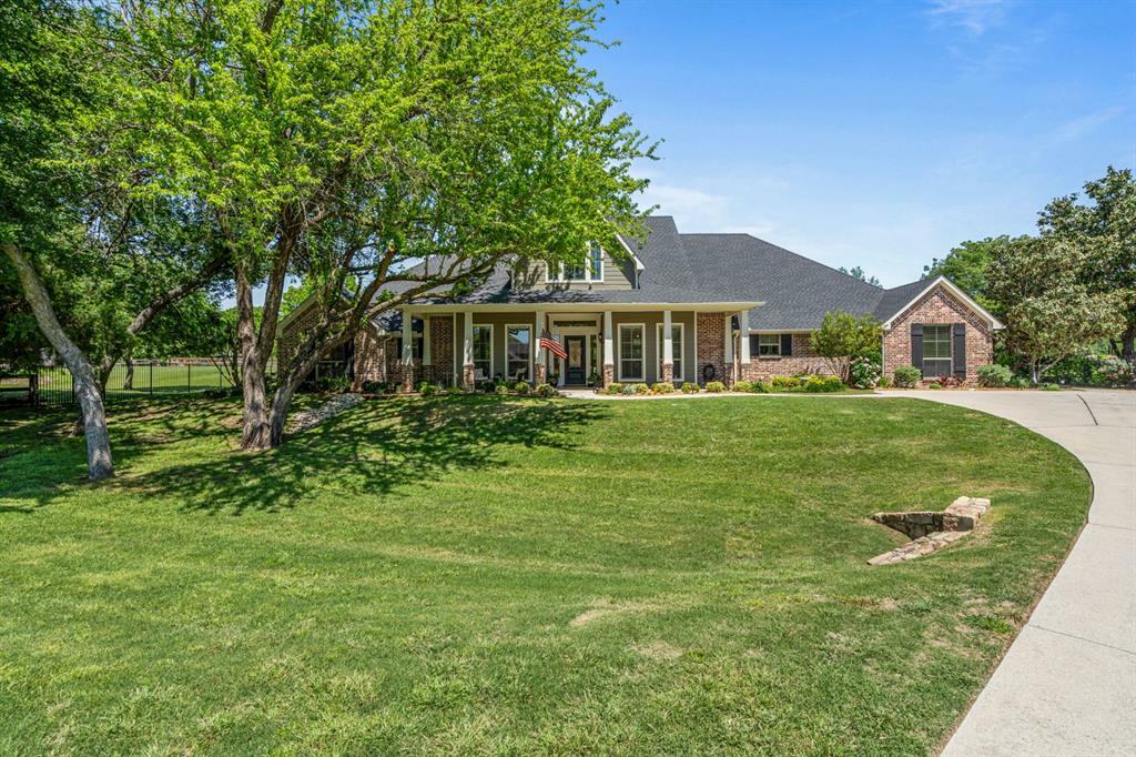 Property Photo:  1804 Wickwood Court  TX 76226 