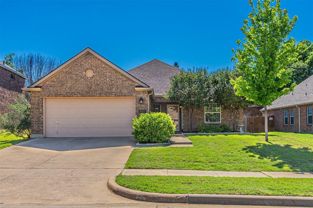 Property Photo:  8306 Carallia Court  TX 76002 