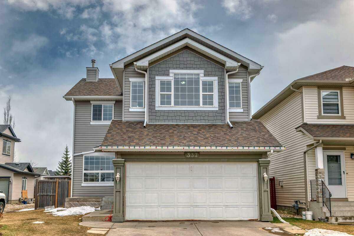 Property Photo:  337 Citadel Meadow Bay NW  AB T3G 4Z3 