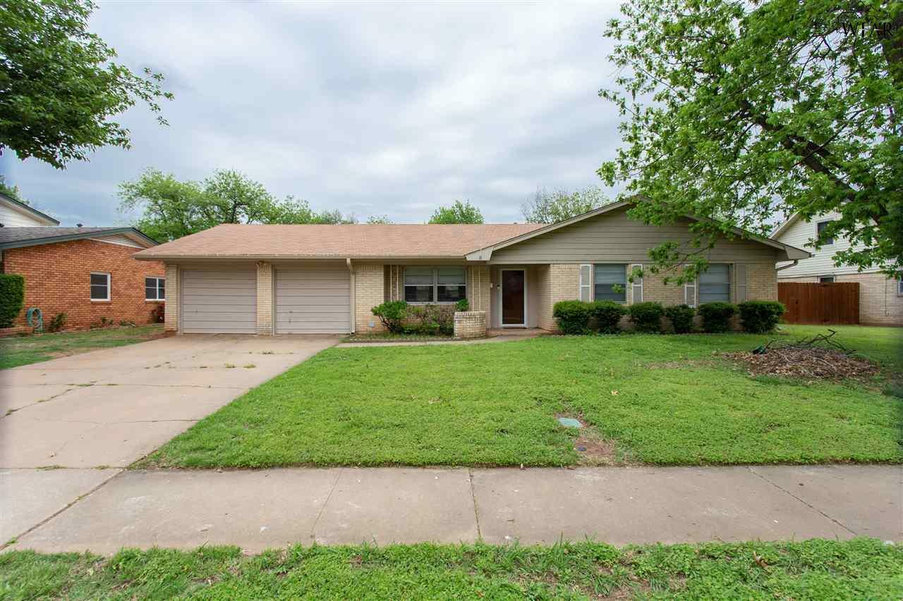 Property Photo:  2811 Barrywood Drive  TX 76309 