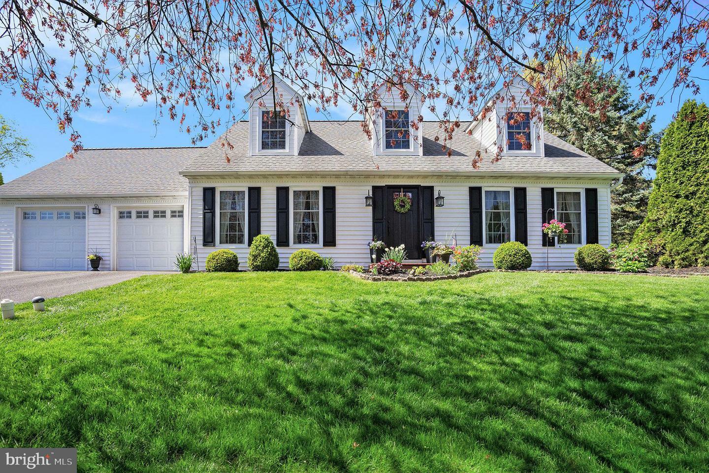 Property Photo:  650 Shadywood Drive  PA 18944 