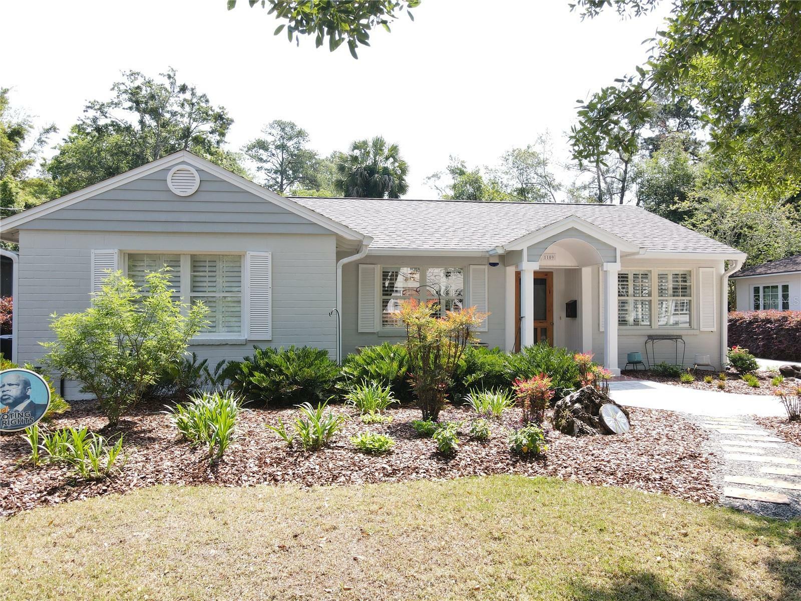 Property Photo: 1109 NE 5th Street FL 32601