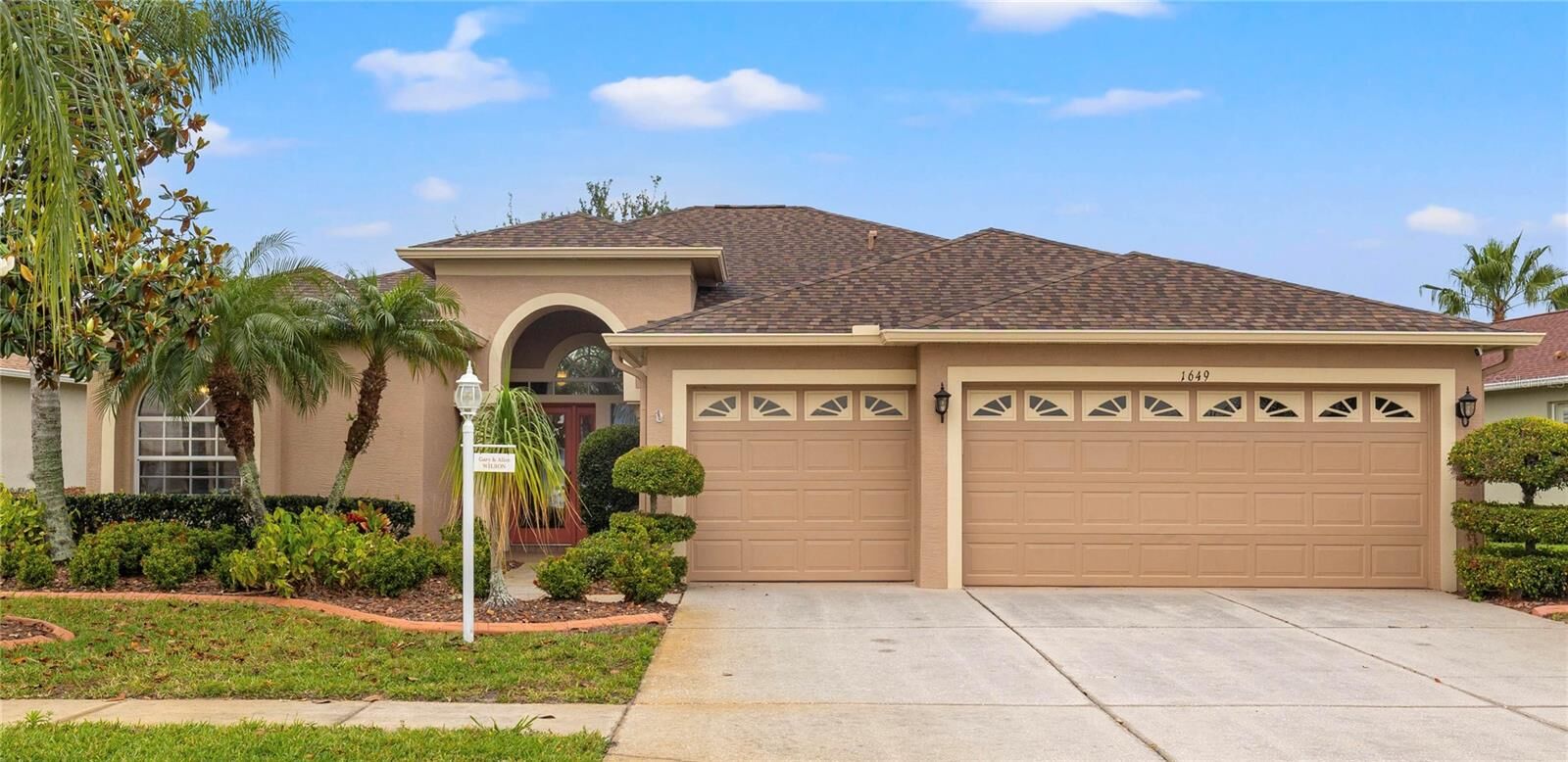 Property Photo:  1649 Lakestone Drive  FL 34655 