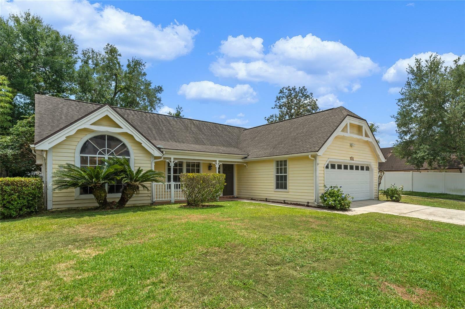 Property Photo:  535 White River Drive  FL 32828 