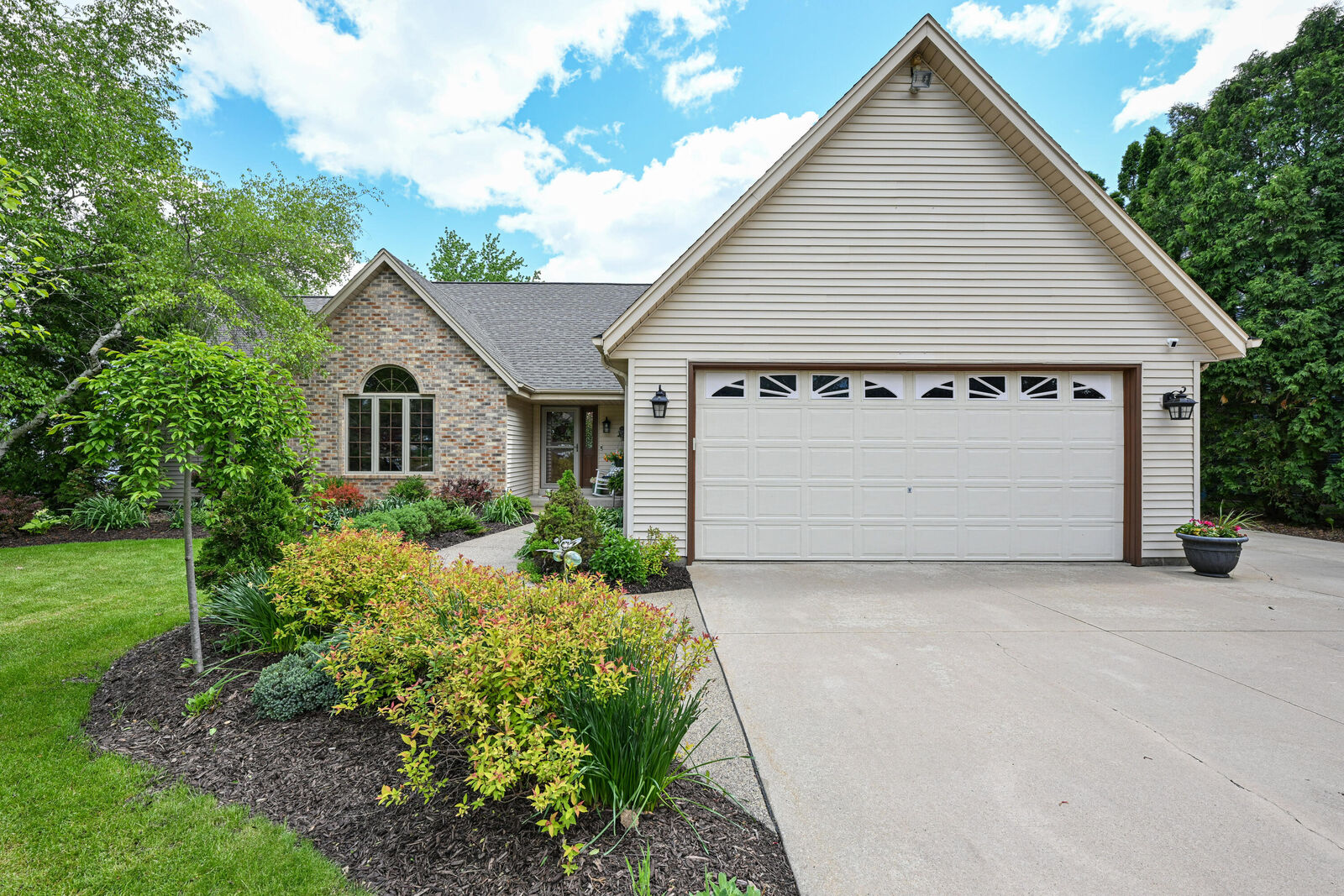 Property Photo:  25523 W Loomis Rd  WI 53185 