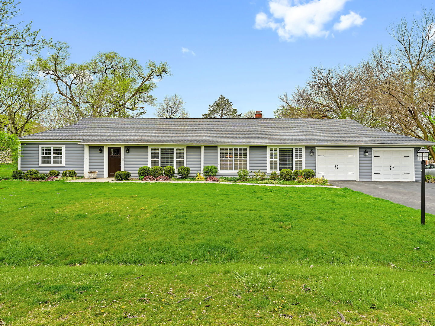Property Photo:  5604 Laurel Avenue  IL 60525 