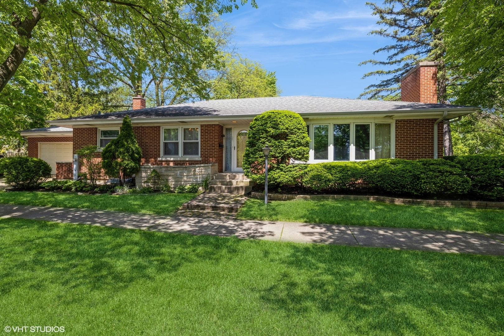 Property Photo:  544 Sunset Avenue  IL 60525 