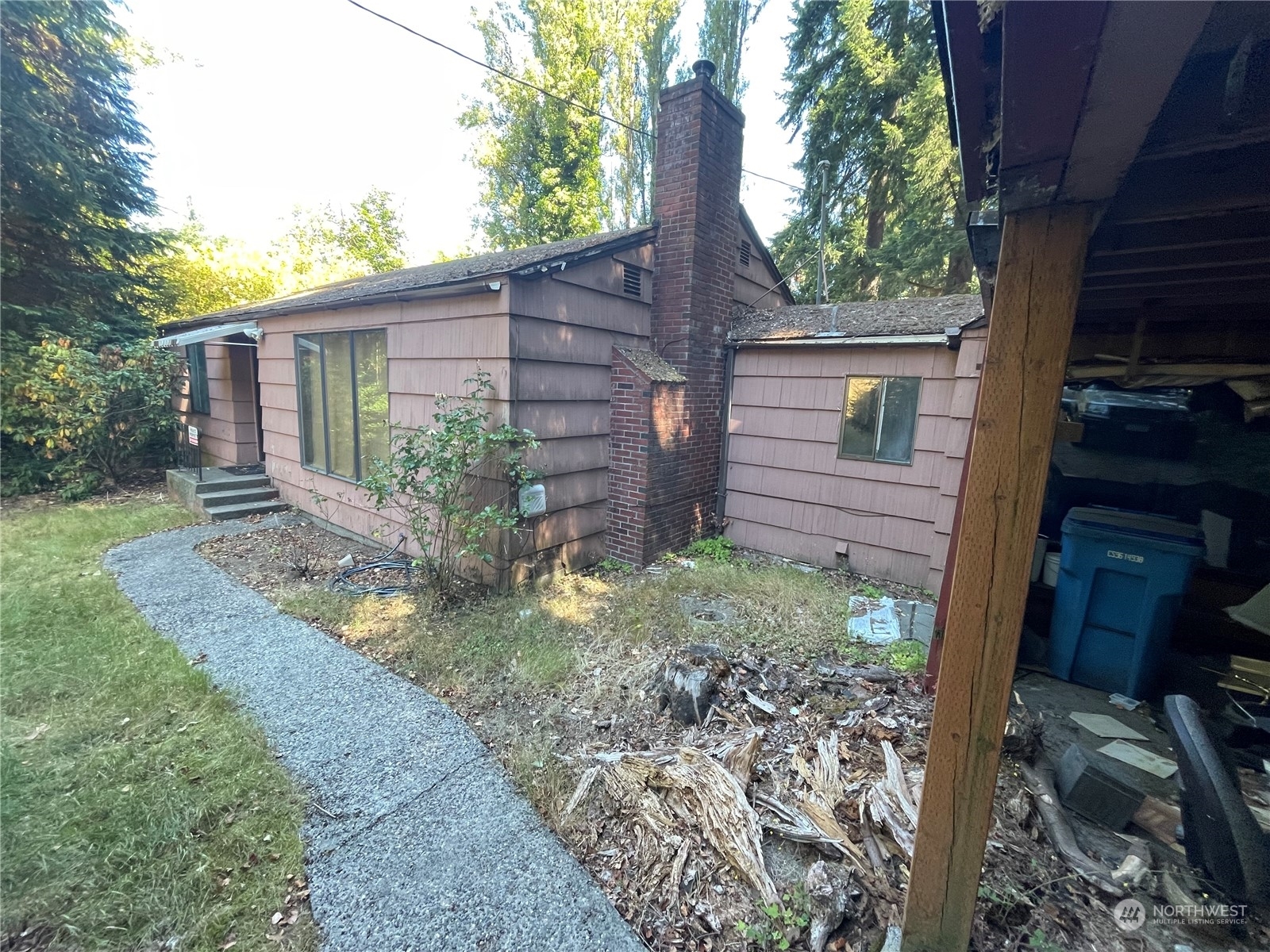 Property Photo:  806 N 153rd Place  WA 98133 