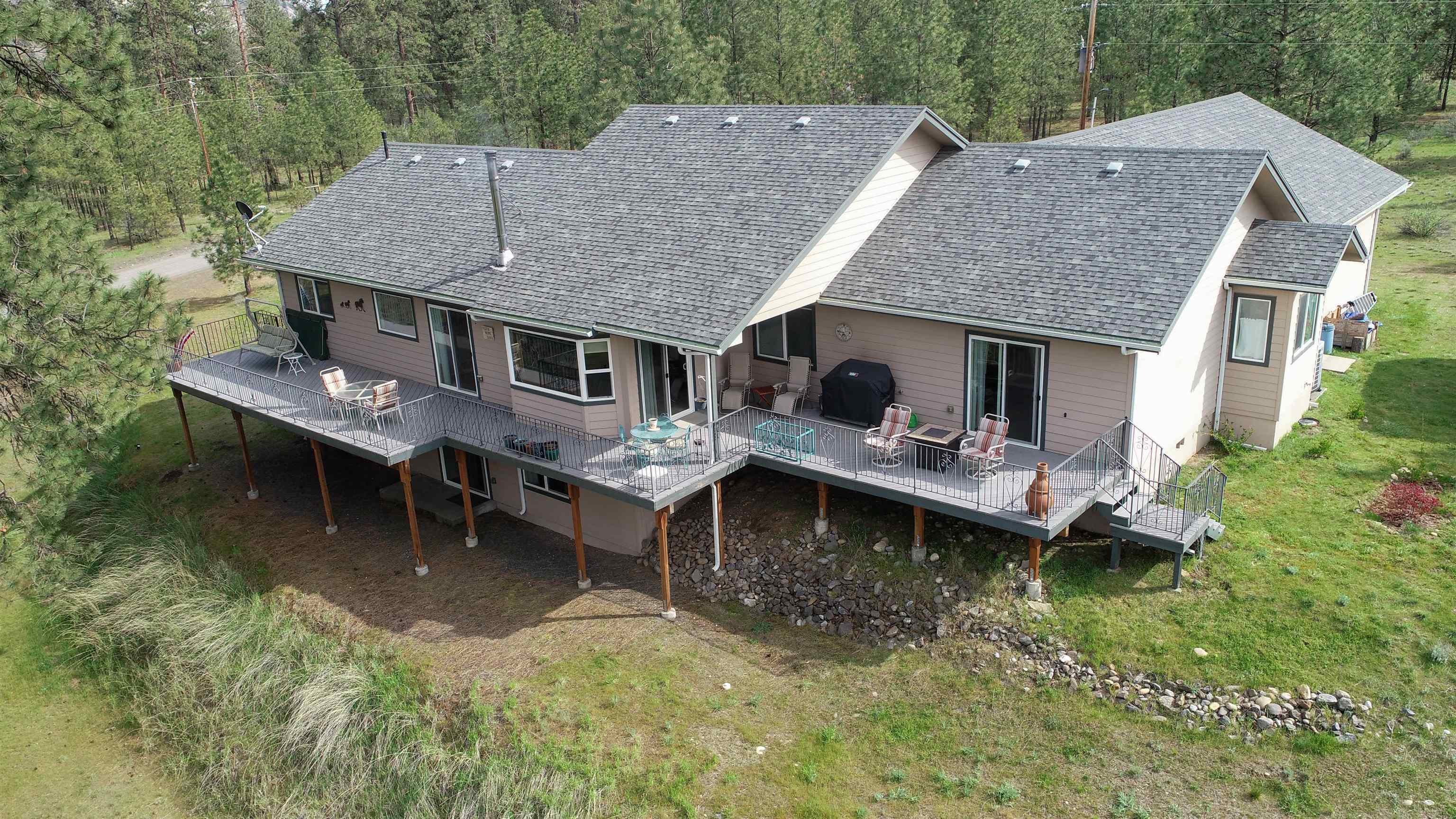 Property Photo:  41427 Sterling Valley Rd. N.  WA 99147 
