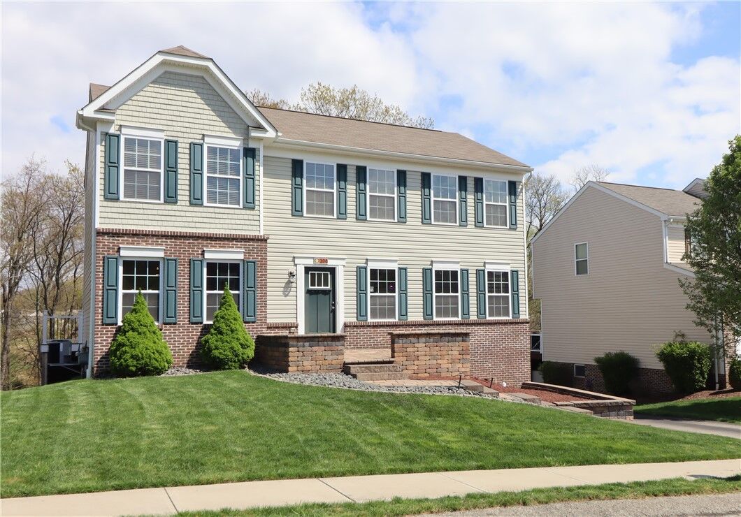 Property Photo:  206 Chinkapin Drive  PA 15065 