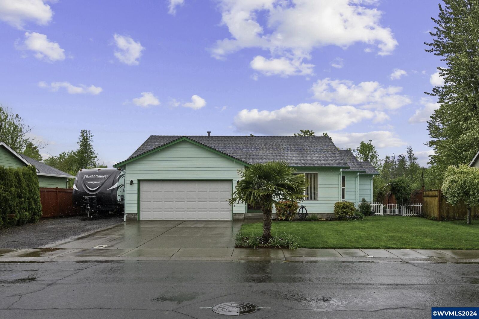 Property Photo:  531  Hobson St  OR 97383 