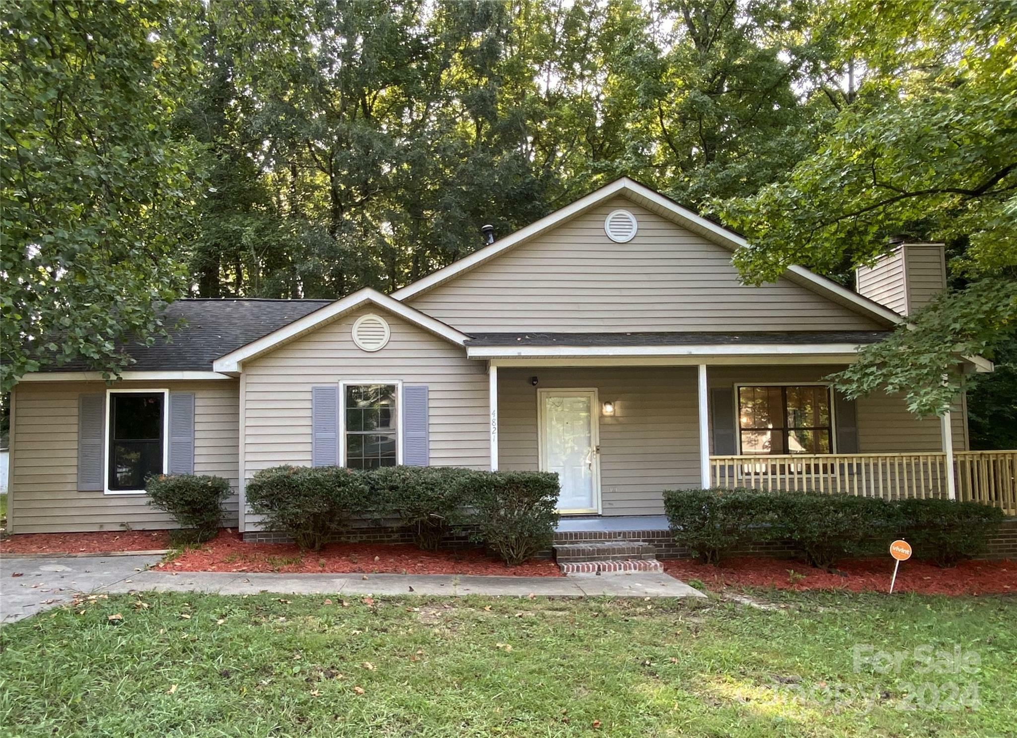 Property Photo:  4821 Banfshire Road  NC 28215 