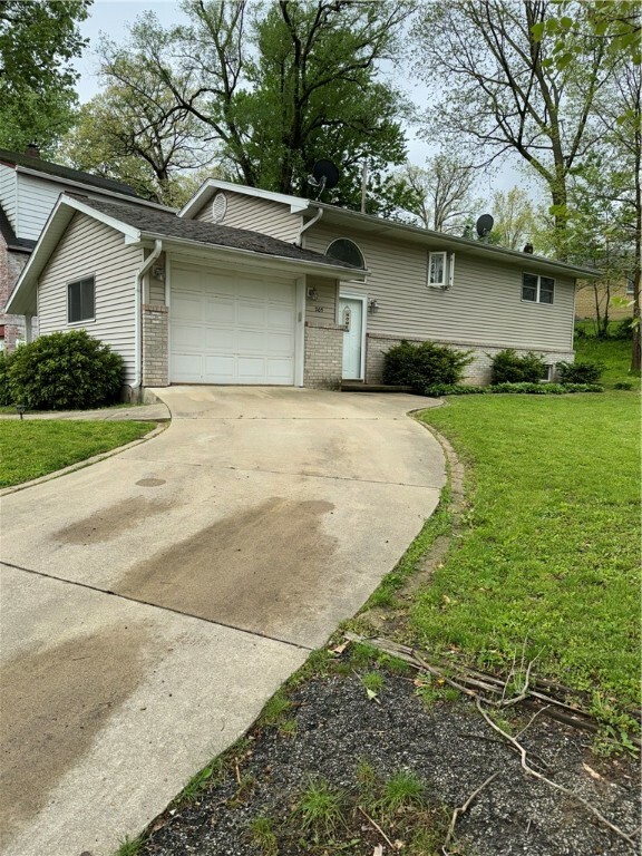 205 Sylvan Drive  Decatur IL 62521 photo