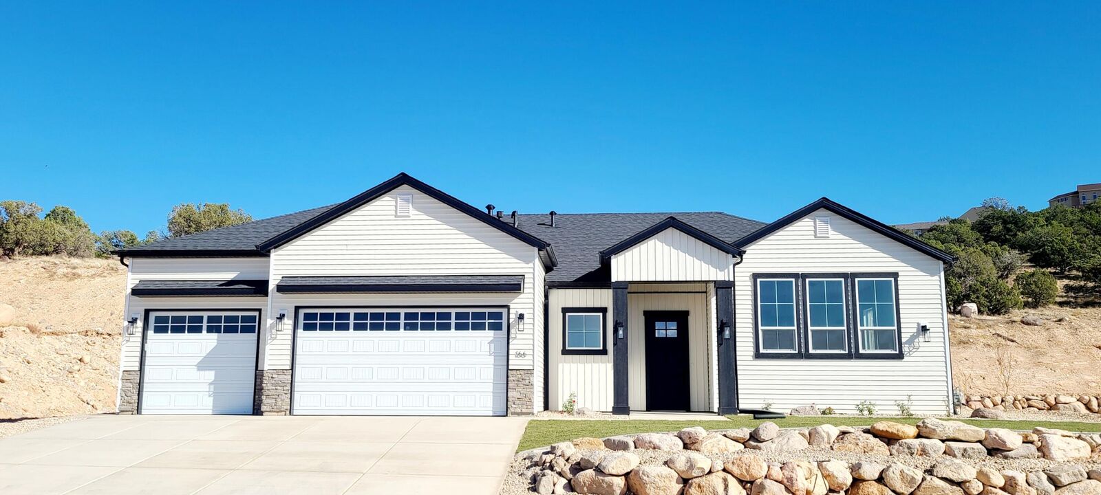 Property Photo: 166 N Sterling Dr UT 84720