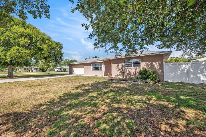 Property Photo:  912 21st Avenue W  FL 34221 