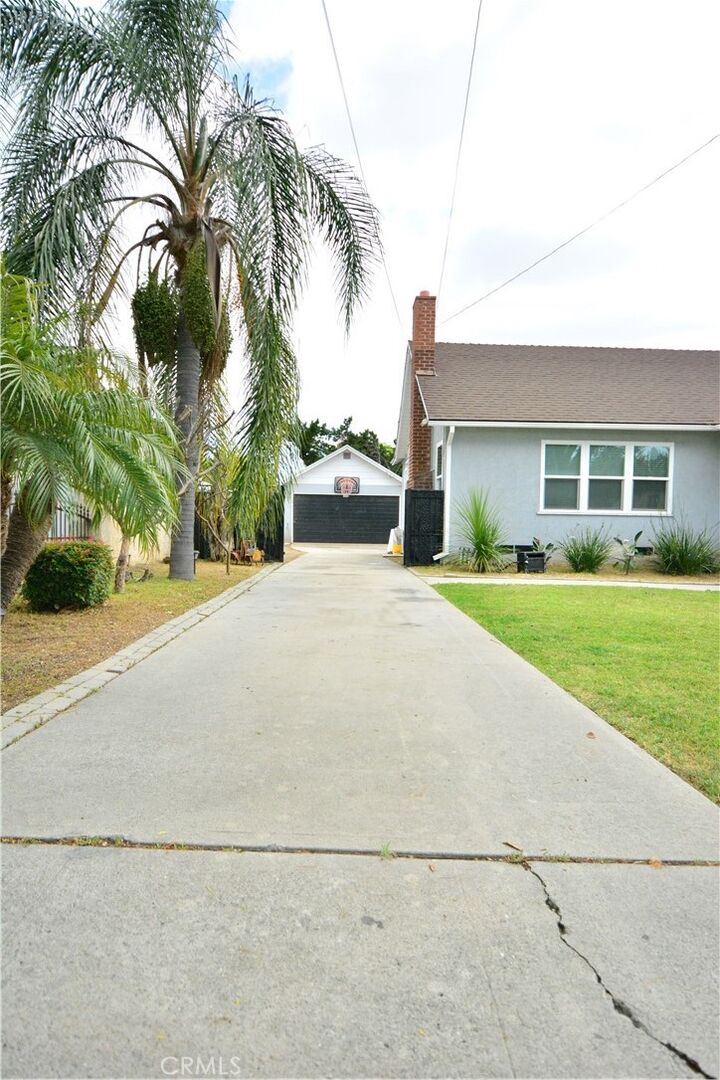 Property Photo:  11740 Broadway  CA 90601 