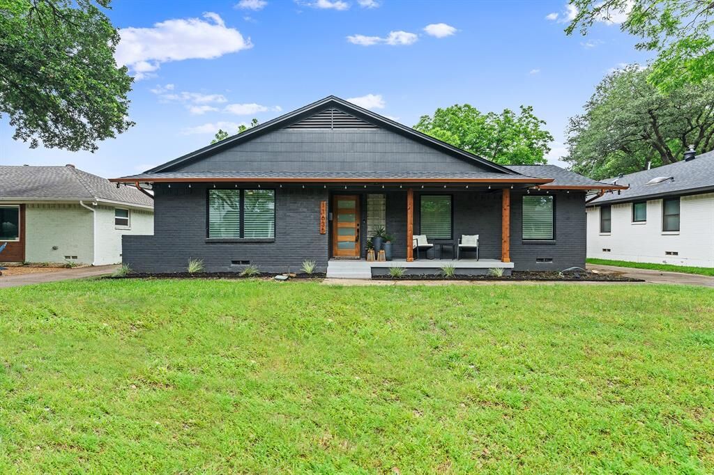 Property Photo:  11635 Farrar Street  TX 75218 