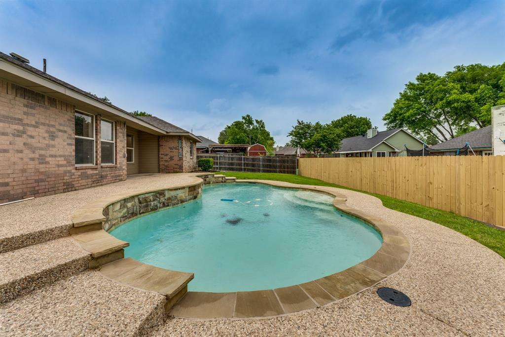 Property Photo:  1012 N Carolina Avenue  TX 76065 