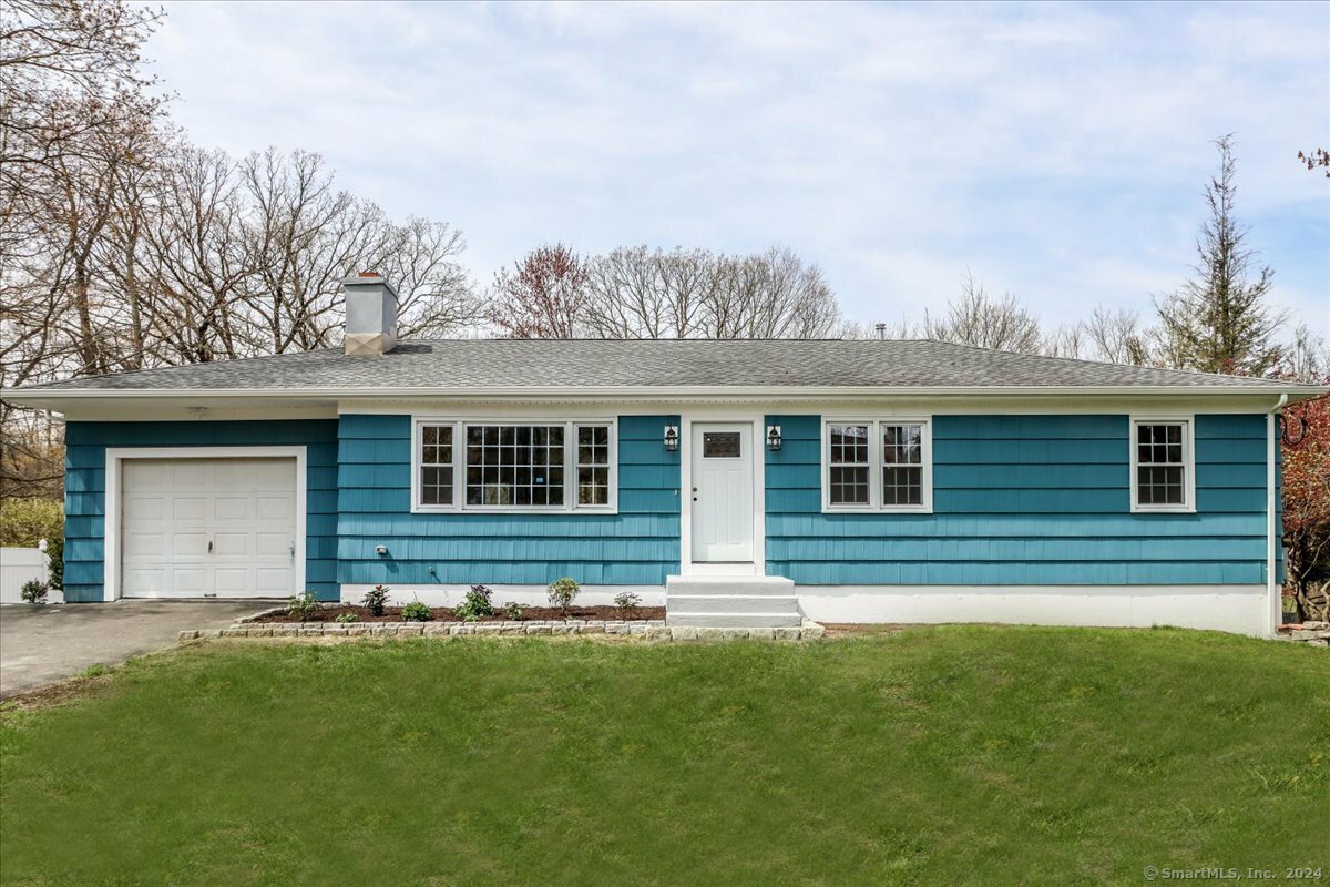 Property Photo: 32 Robinhood Road CT 06811