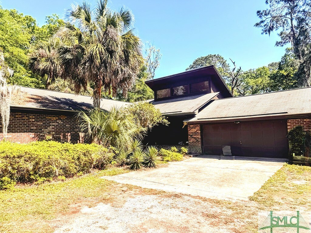 Property Photo: 1116 Walthour Road GA 31410