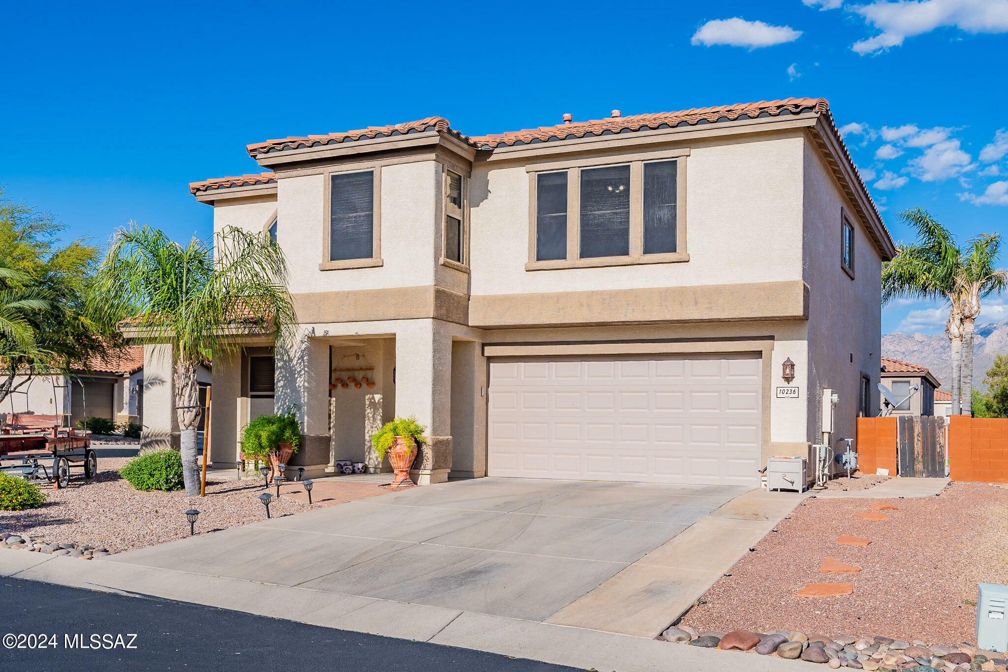 Property Photo:  10236 N Nine Iron Drive  AZ 85737 