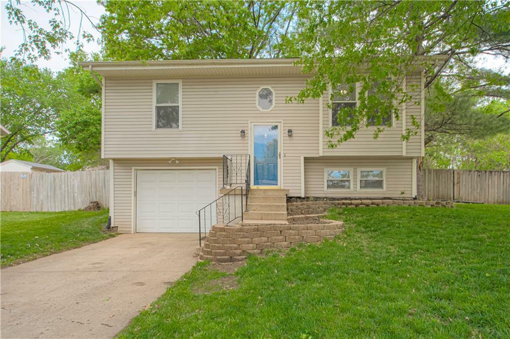 Property Photo:  824 E Wabash Street  KS 66061 