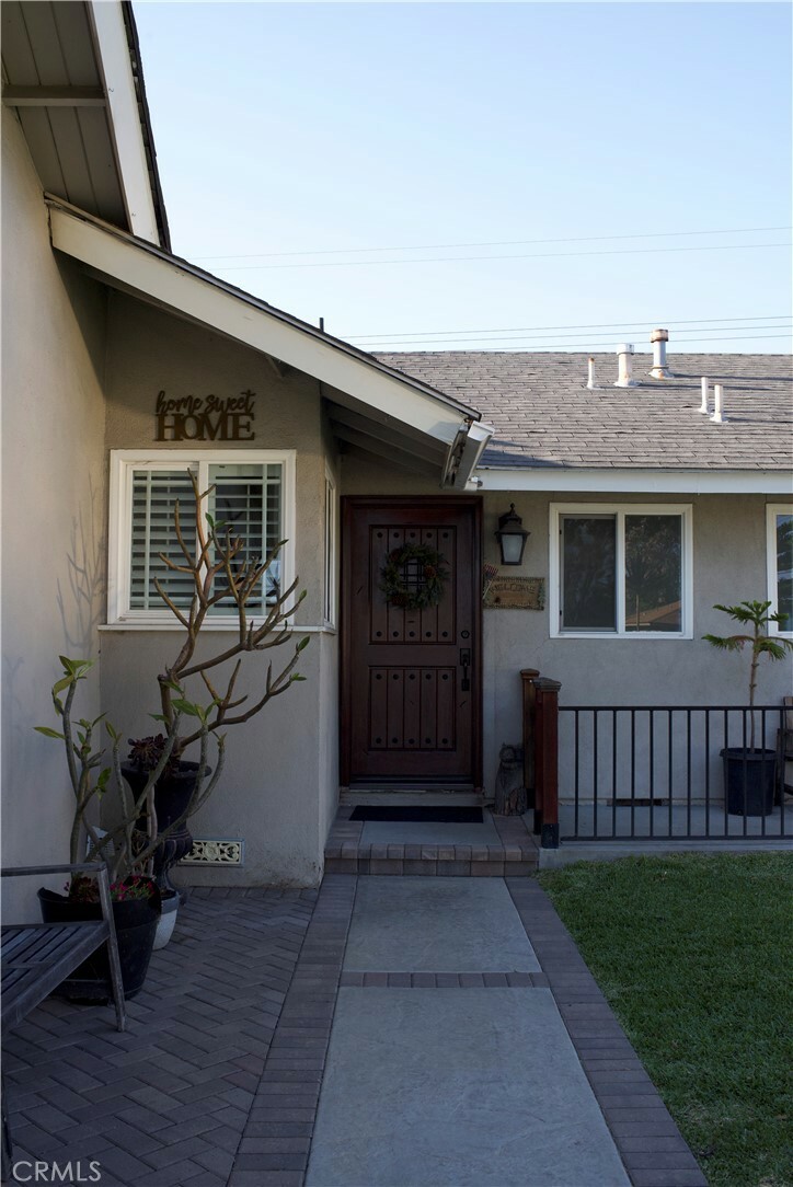 Property Photo:  1347 W Gage Avenue  CA 92833 