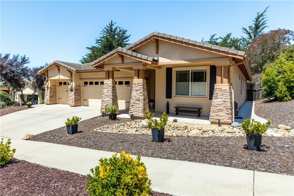 Property Photo:  884 Cypress Ridge Parkway  CA 93420 