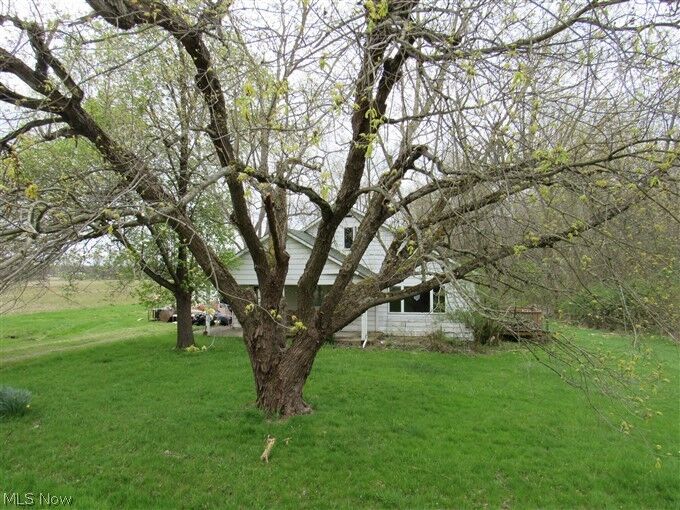 Property Photo:  1838 Kinsman Road NE  OH 44450 