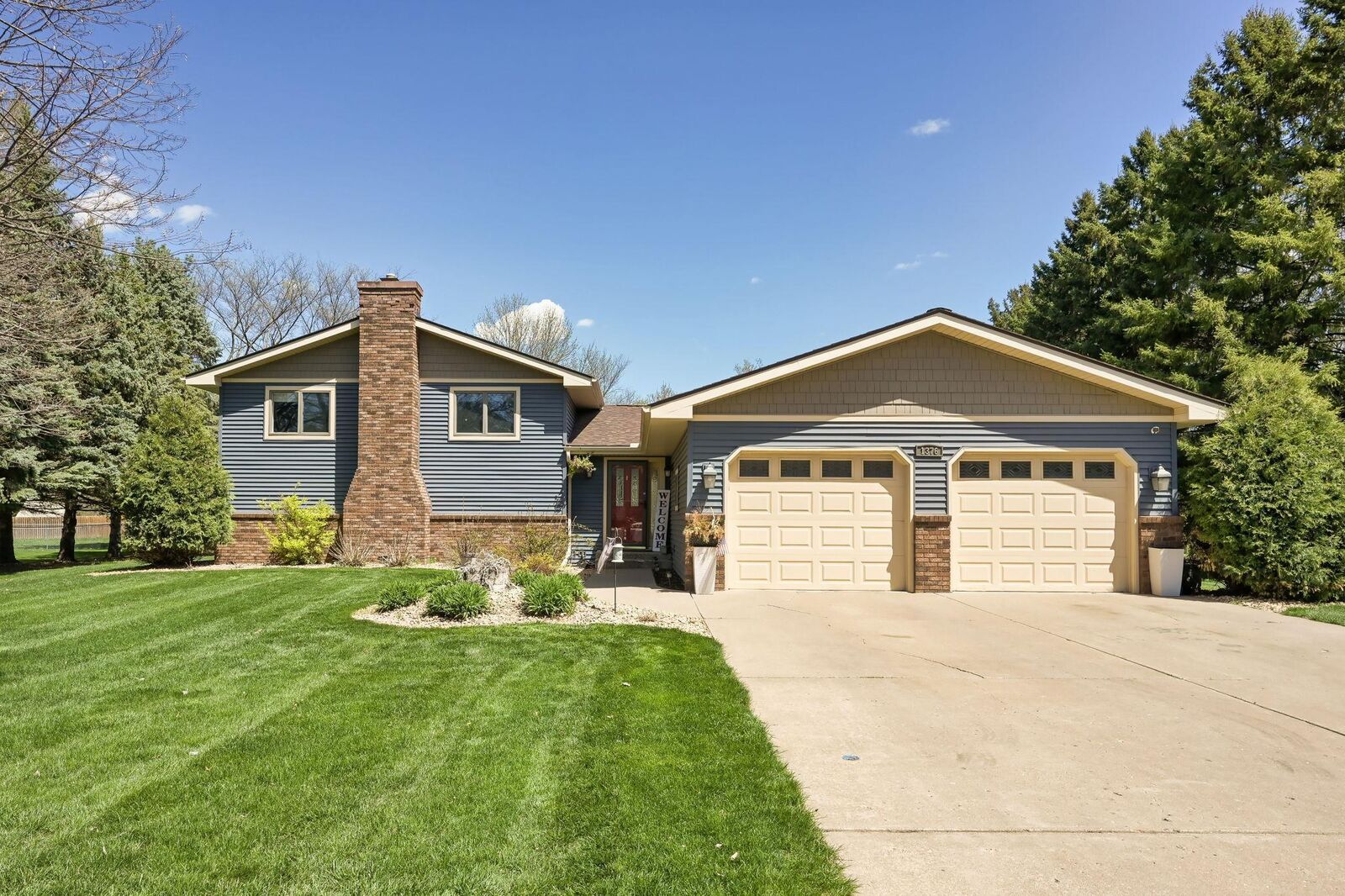 Property Photo:  1376 Valley Creek Drive  WI 54017 