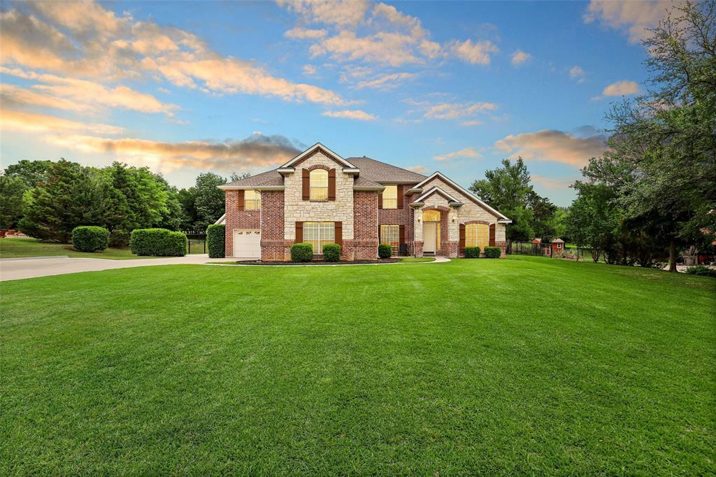 Property Photo: 132 Rustling Elm Way TX 76020