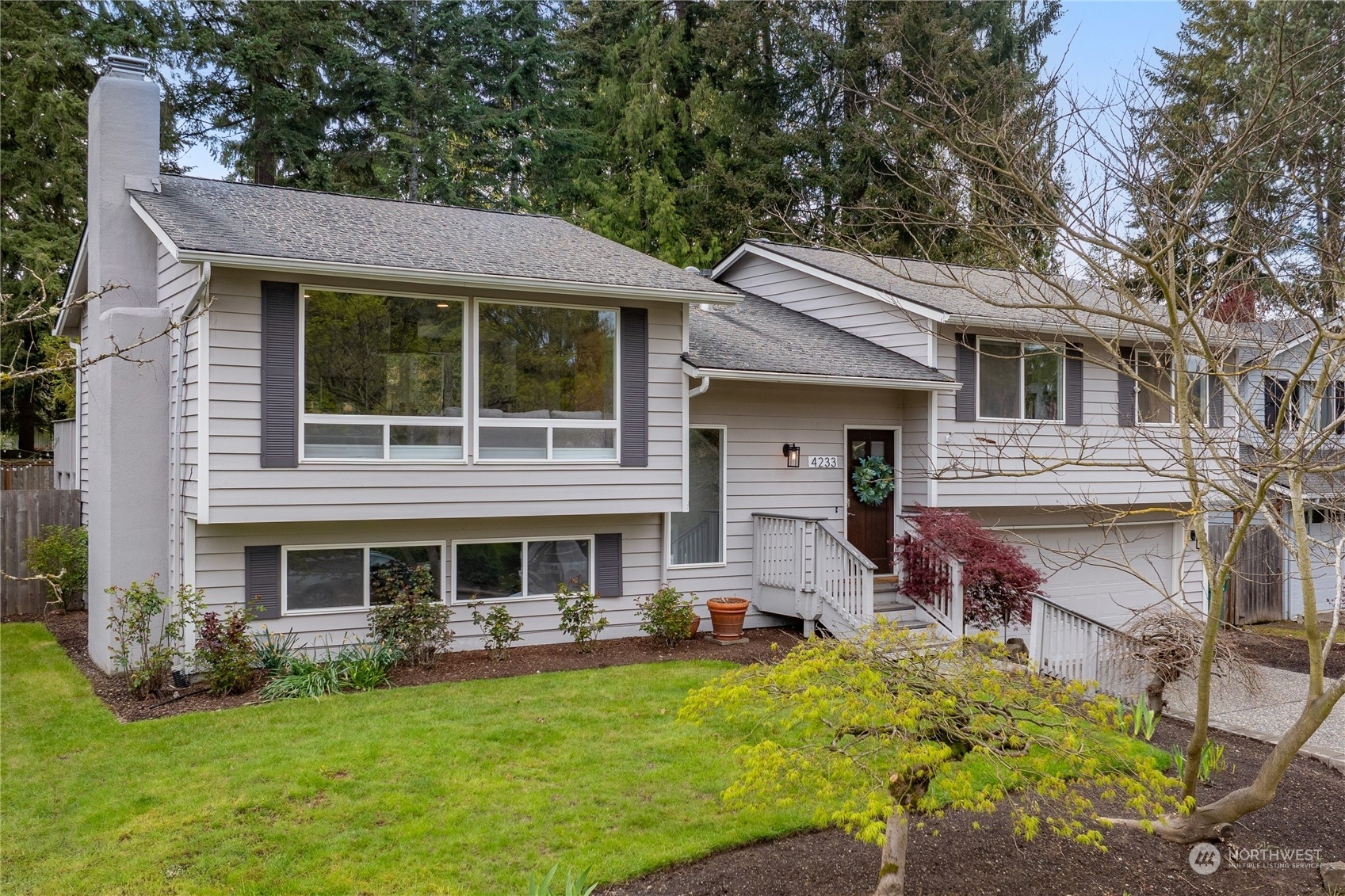 Property Photo: 4233 189th Avenue SE WA 98027