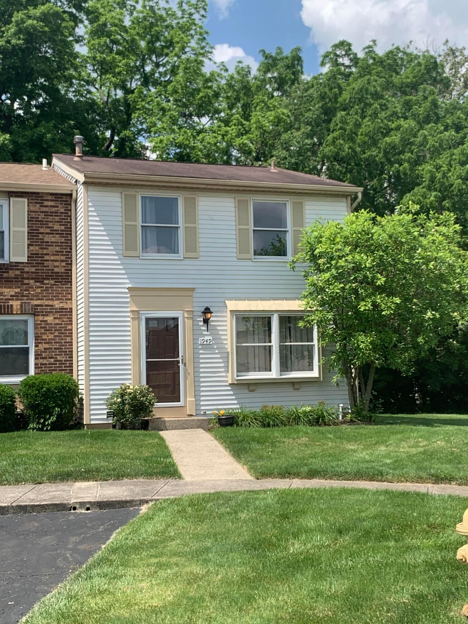 Property Photo:  1949 Old Highbanks Court  OH 43068 