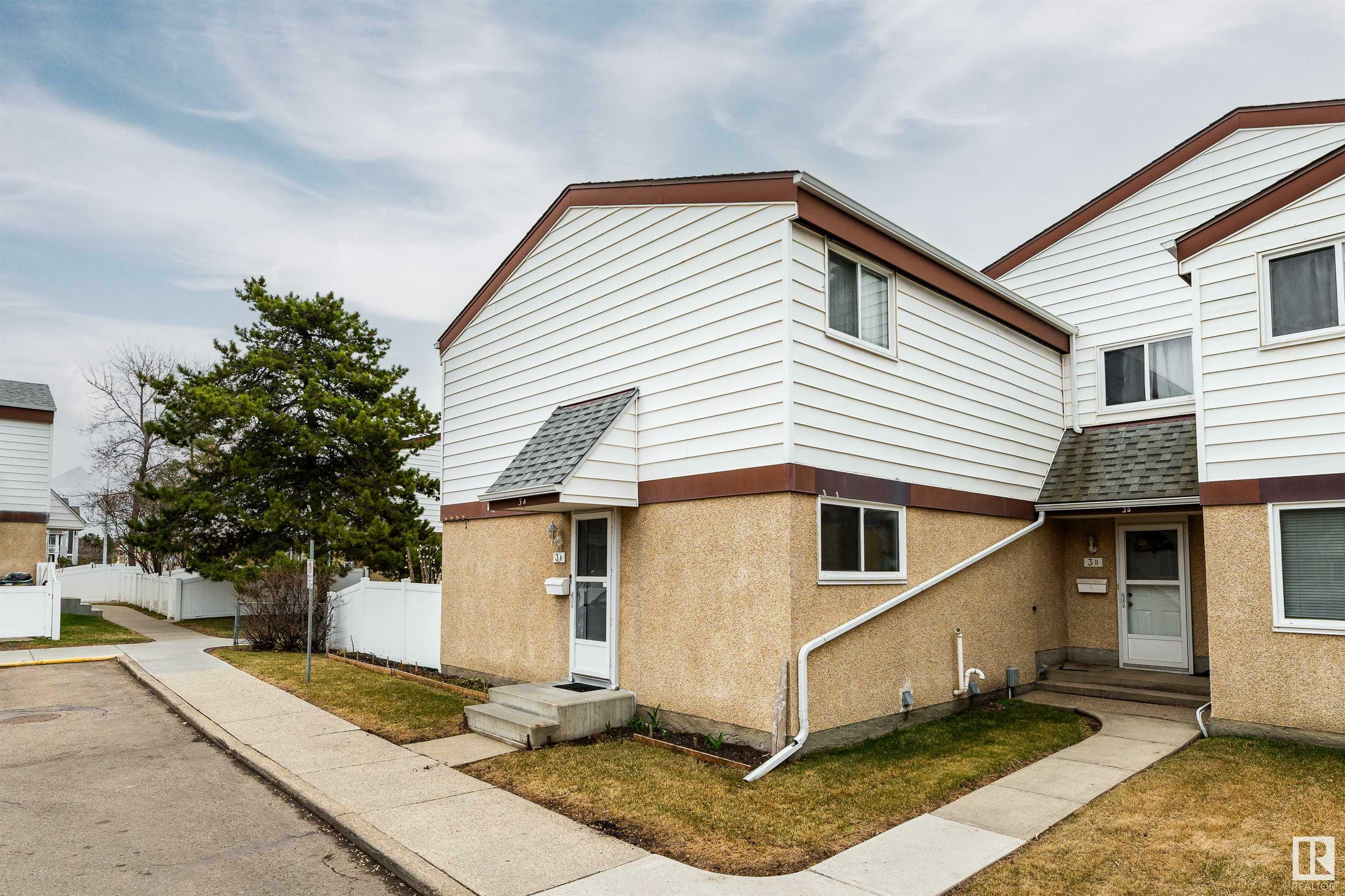 Property Photo:  3A Twin Terrace NW  AB T6K 1V4 