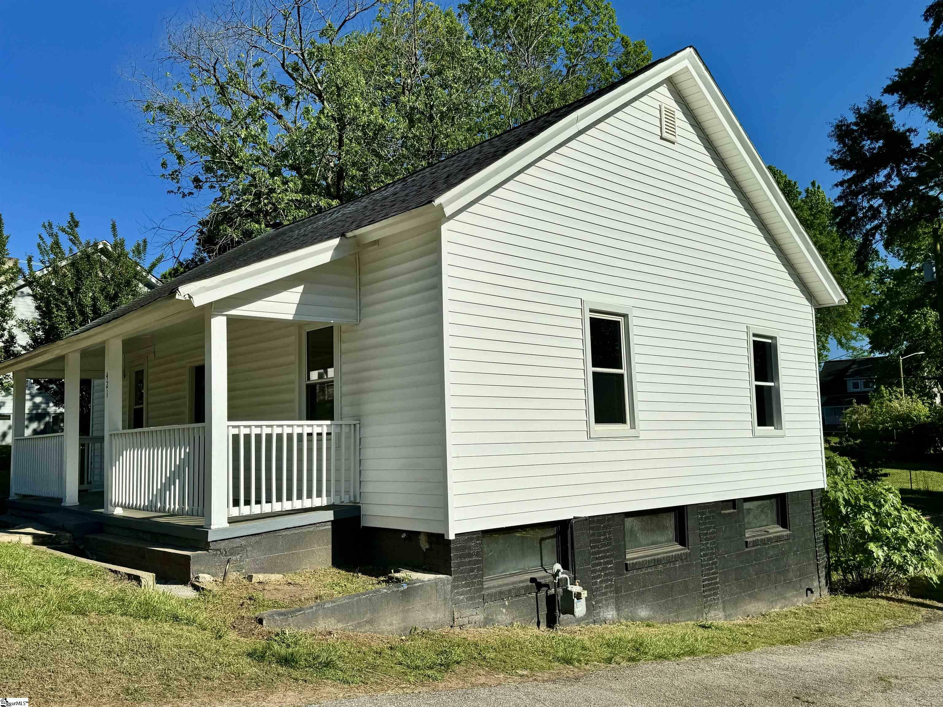 Property Photo:  421 Pennsylvania Avenue  SC 29650 