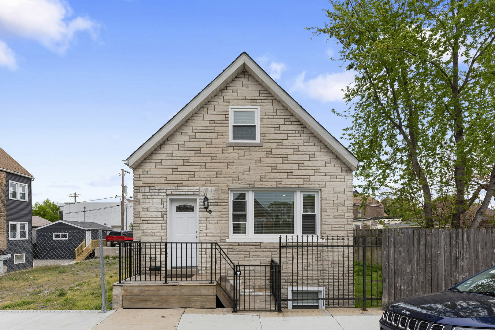 Property Photo:  2325 S Seeley Avenue  IL 60608 