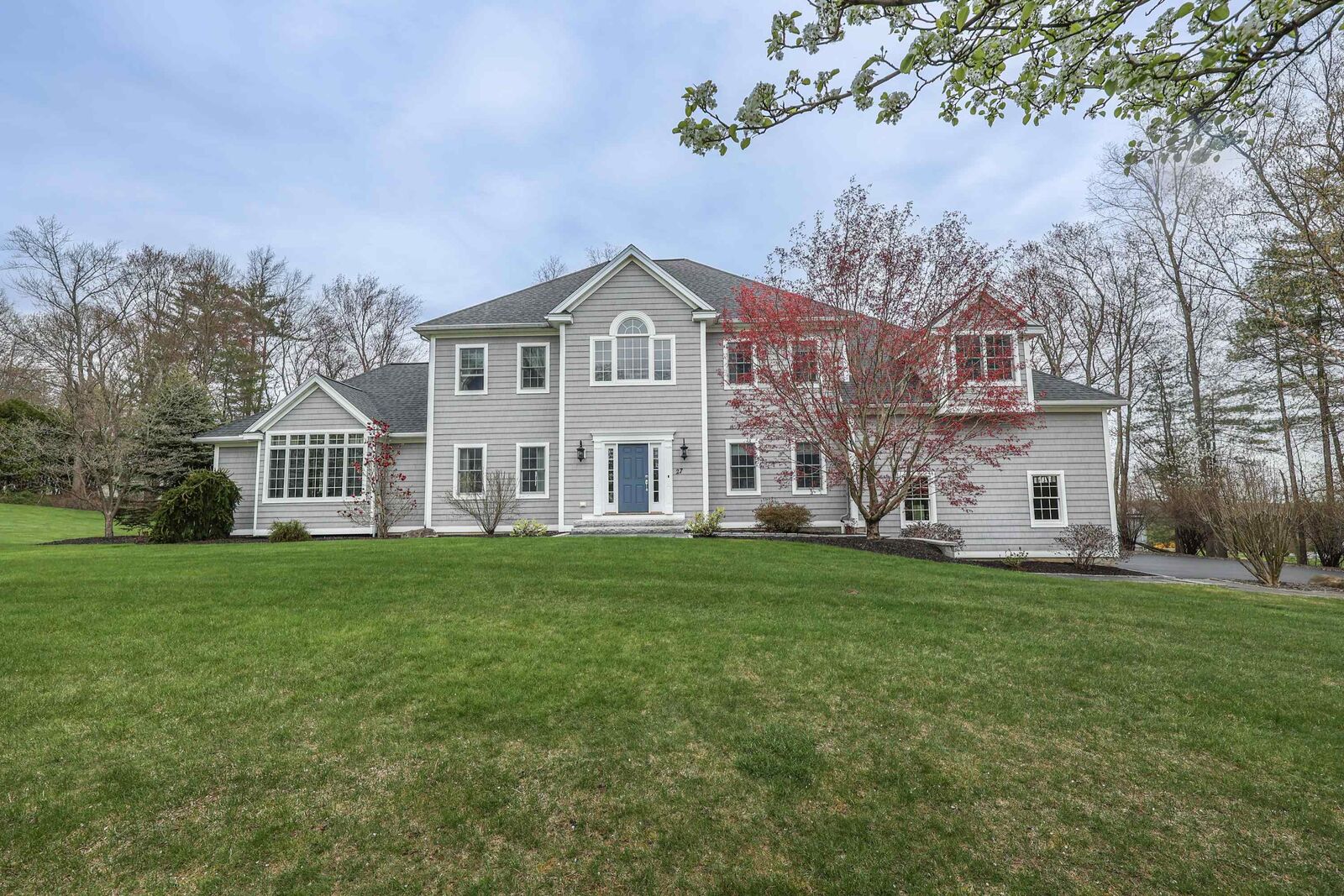 Property Photo:  27 Herrick Circle  NH 03076 