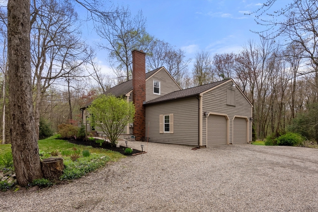 Property Photo:  31 Maplecrest  MA 01007 