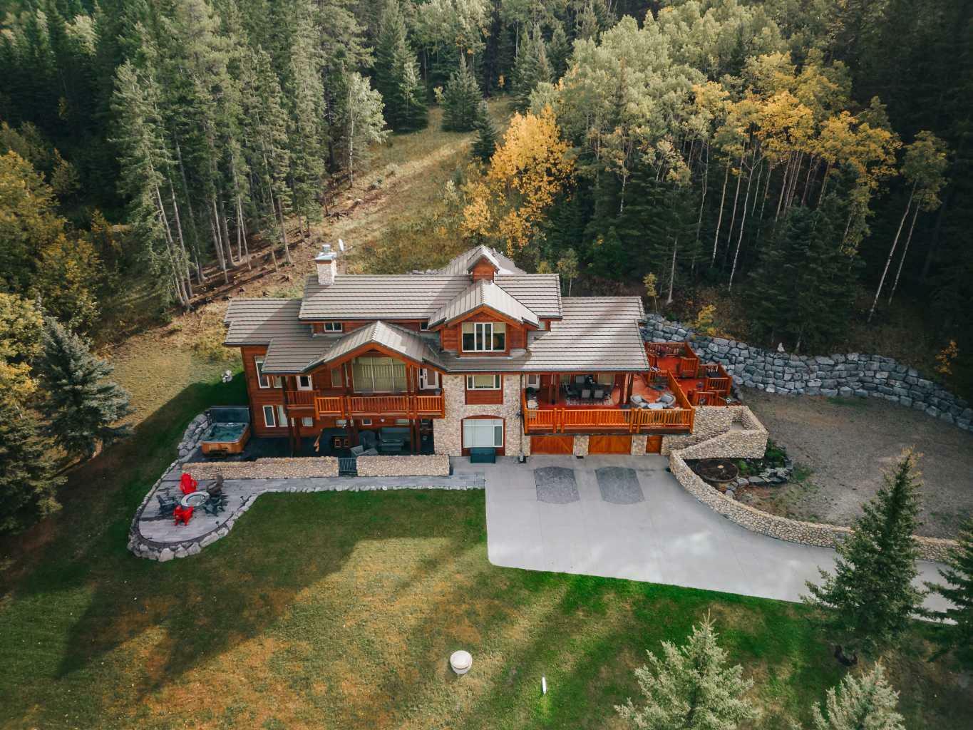 Property Photo:  35 Horseshoe Bend  AB T0L 1K0 