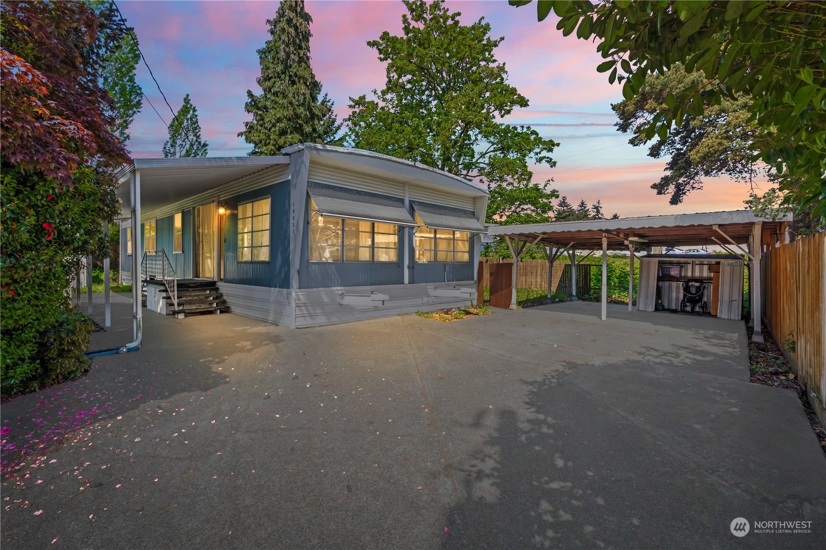 14837 38th Avenue S  Tukwila WA 98168 photo