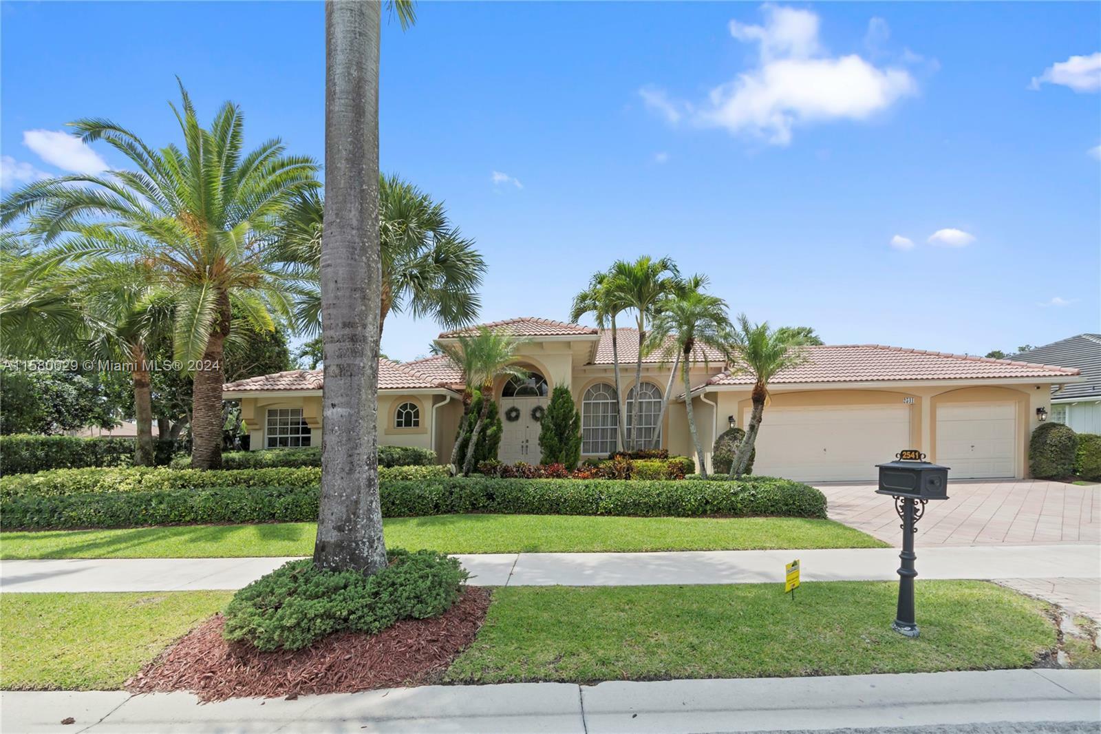 Property Photo:  2541 Golf View Dr  FL 33327 