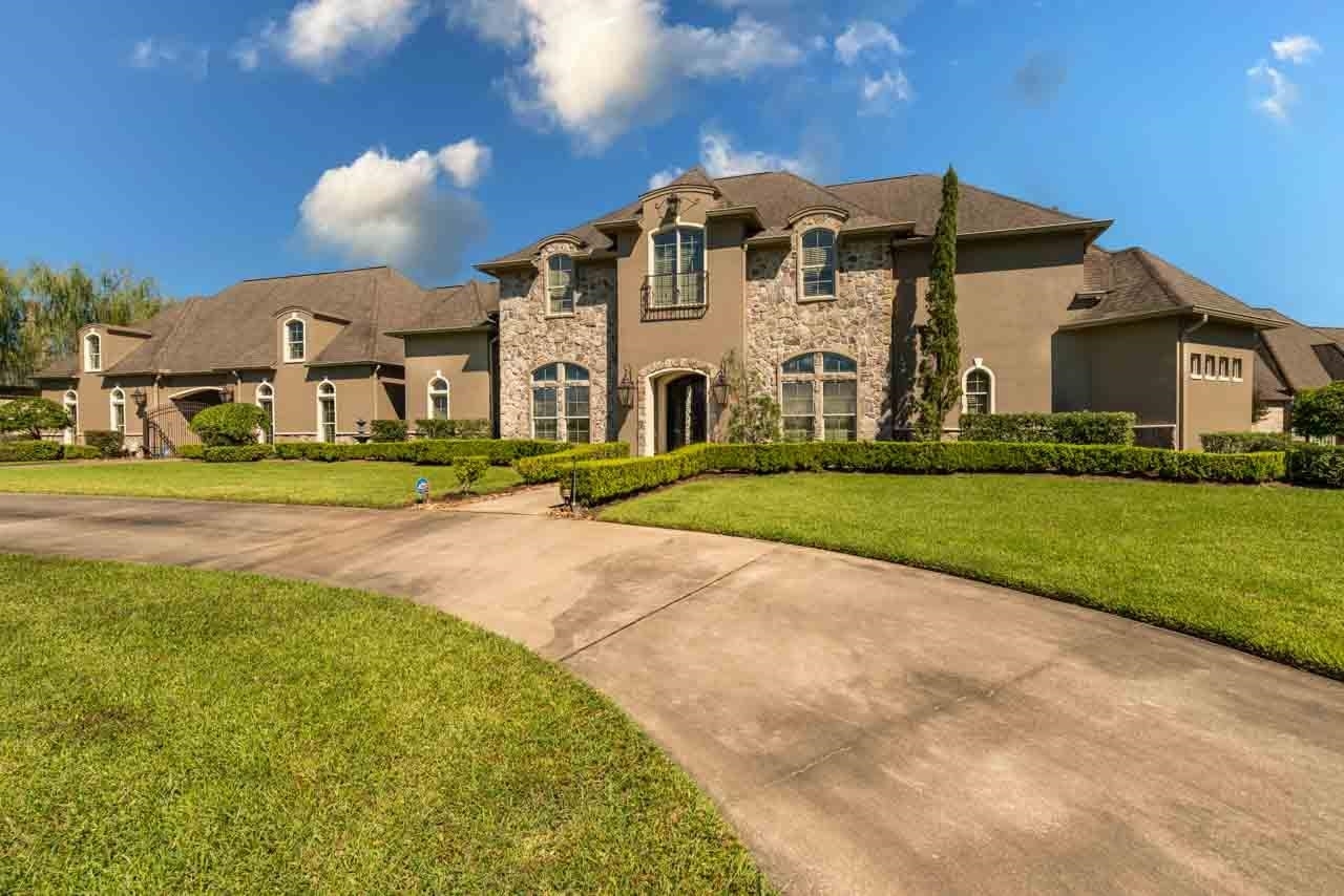 Property Photo:  2 Estates Of Montclaire  TX 77706 