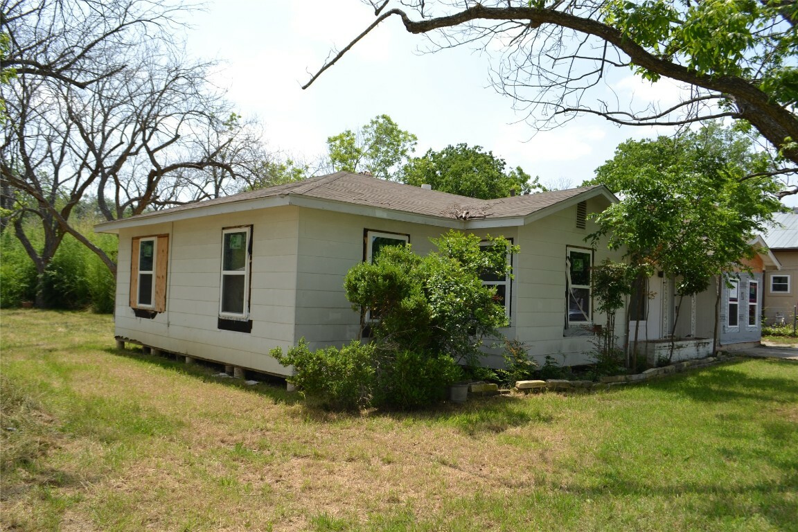 Property Photo:  547 N Central Avenue  TX 78130 