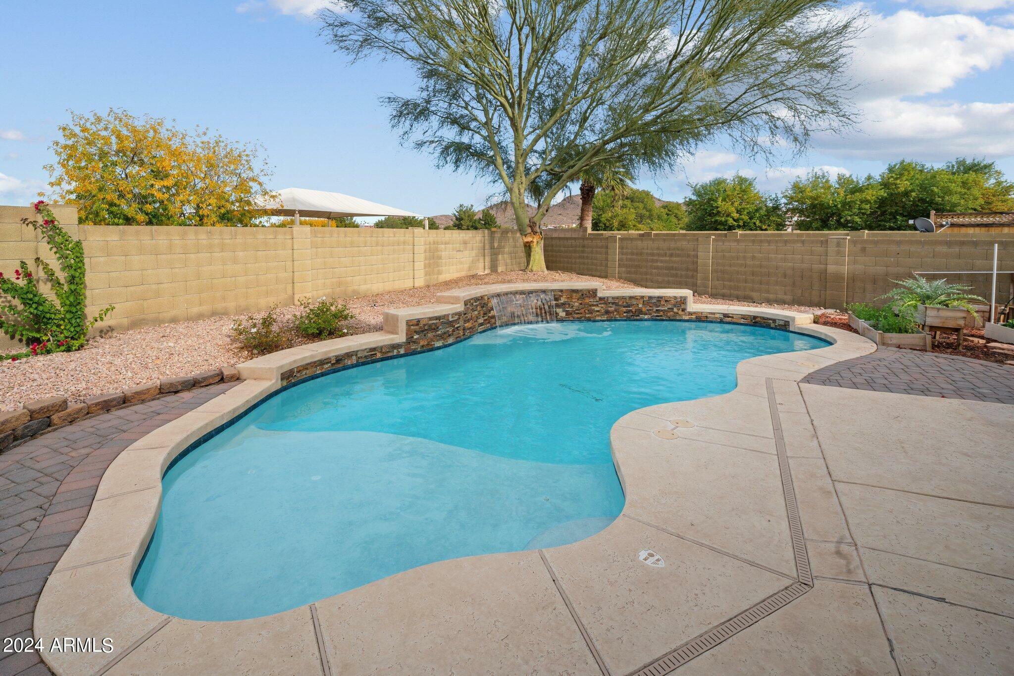 Property Photo:  13620 N 19th Place  AZ 85022 